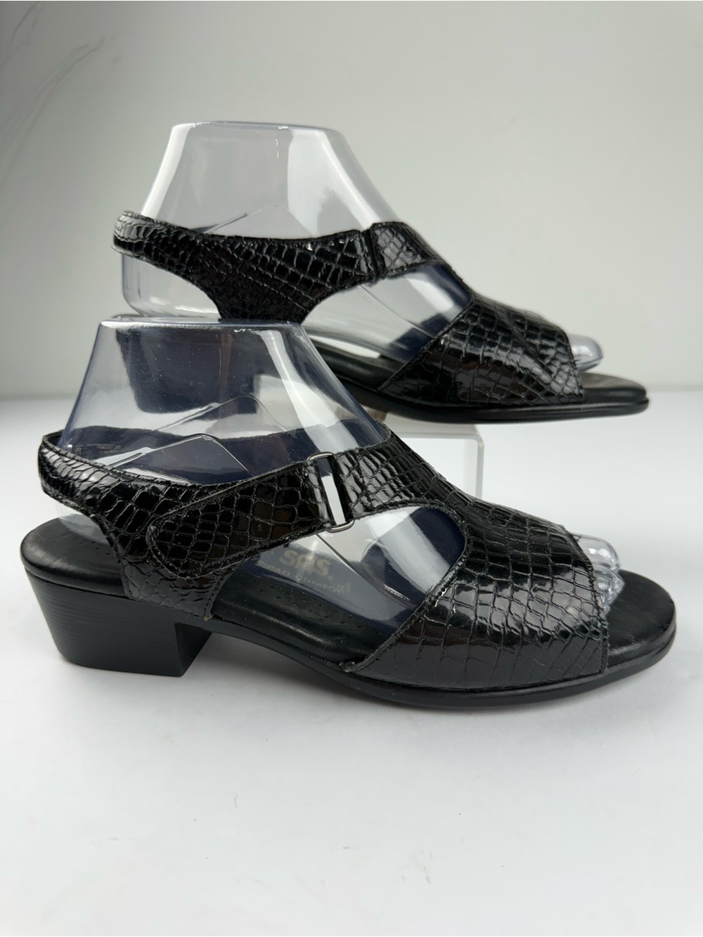 SAS Womens 8 Suntimer Black Croc Patent Leather Heeled Sandals